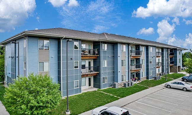 broadway apartments   des moines ia