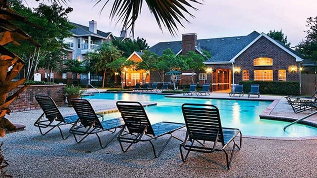 The Crescent at Alamo Heights Apartments - San Antonio, TX